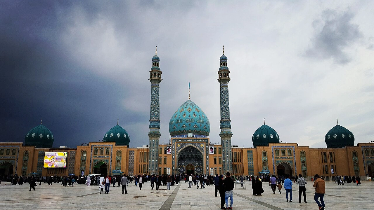 استان قم:قطب انتشار کتابهای دینی مسجد جمکران