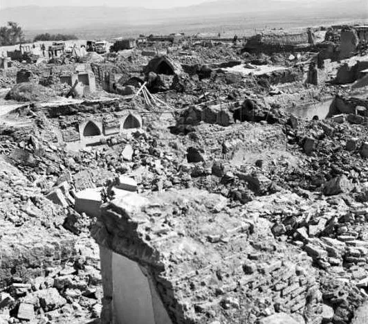 معرفی شهرستان بوئین زهرا استان قزوین نمایی از زلزله ۶/۵ ریشتری شهرستان بوئینزهرا در ۱۰ شهریور ۱۳۴۱