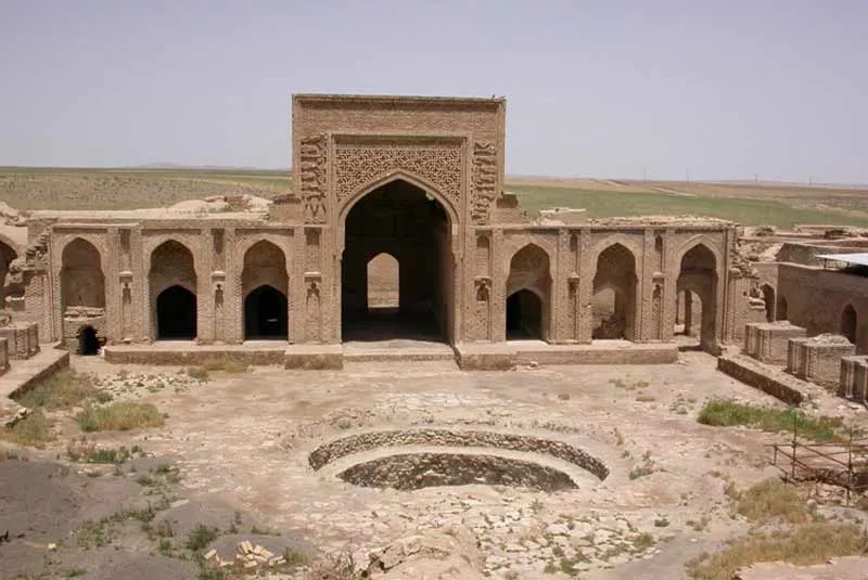 کاروانسرای رباط شرف