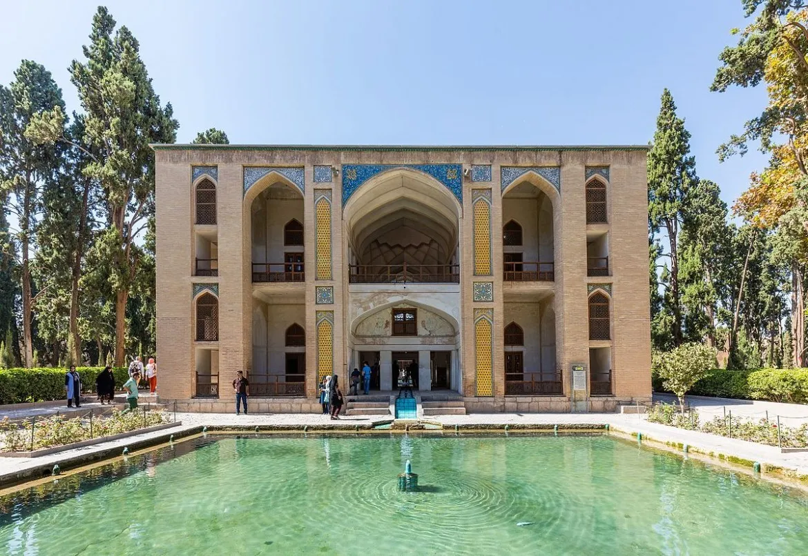 استان اصفهان:مهد هنر و معماری ایران باغ فین کاشان