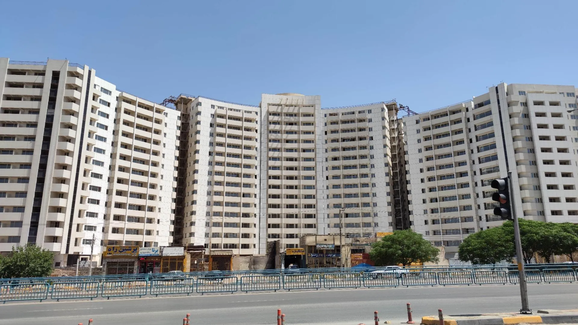 استان اصفهان:مهد هنر و معماری ایران برج مسکونی سپهر اصفهان