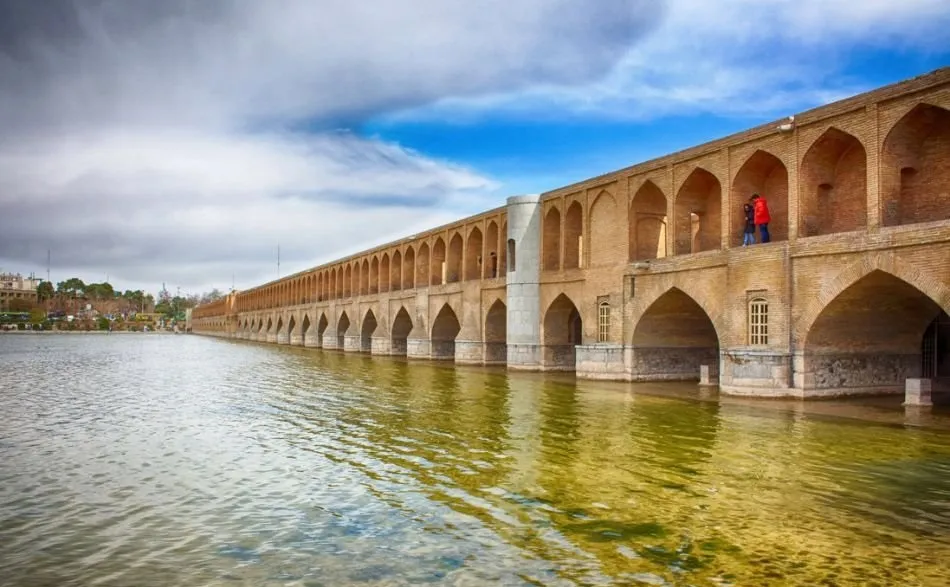 استان اصفهان:مهد هنر و معماری ایران سی و سه پل