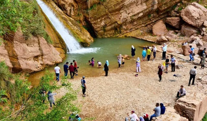 راهنمای سفر به خرم آباد|جاهای دیدنی،رستورانها و مراکز خرید آبشار نوژیان