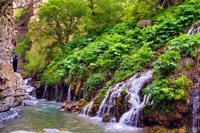 آشنایی با شهر کرج آبشار هفت چشمه