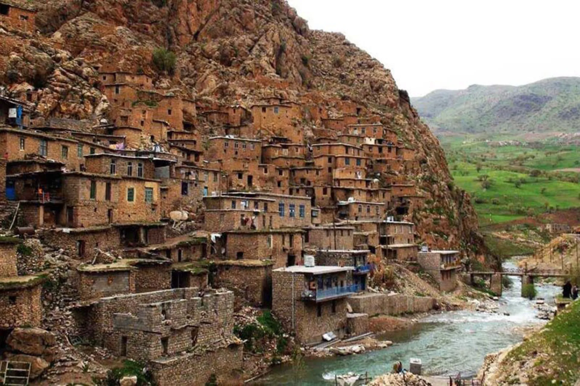 راهنمای سفر به سنندج|جاهای دیدنی،رستورانها و مراکز خرید اورامانات