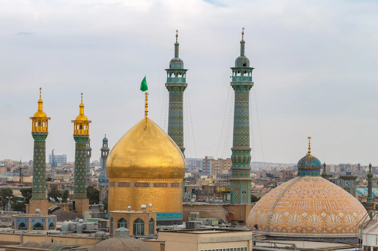 حرم حضرت معصومه نمادی از قم