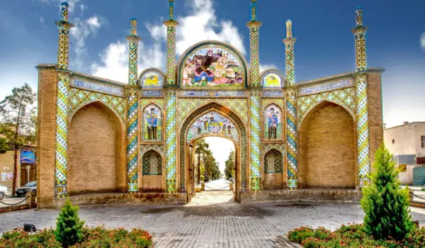 دروازه ارگ نمادی از سمنان