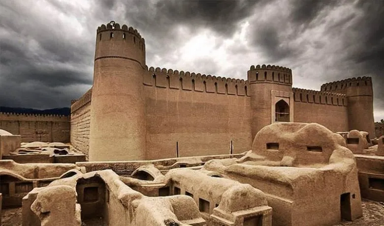 آشنایی با شهر کرمان قلعه دختر