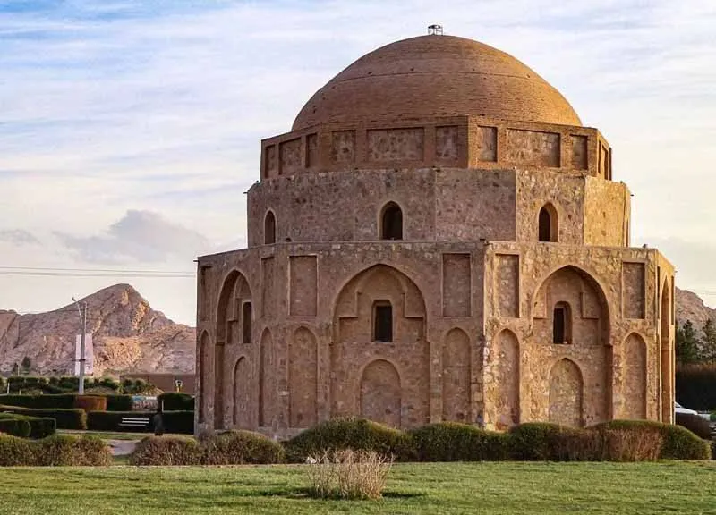 آشنایی با شهر کرمان گنبد جبلیه