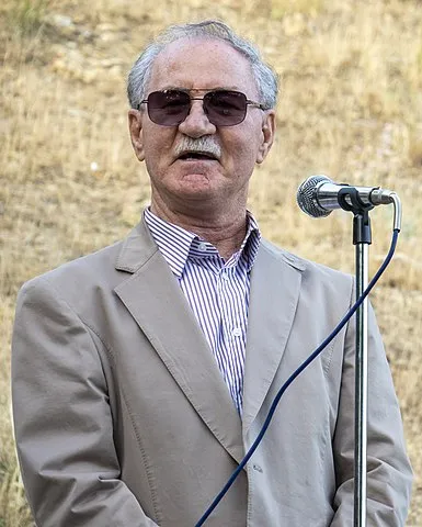 استان لرستان:جلوهگاه آبشارهای ایران علی اکبر شکارچی
(نوازنده کمانچه و آهنگساز)
