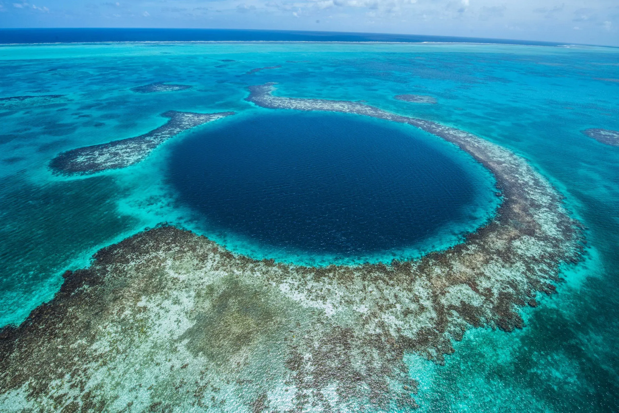 چاله آبی بزرگ (Great Blue Hole)