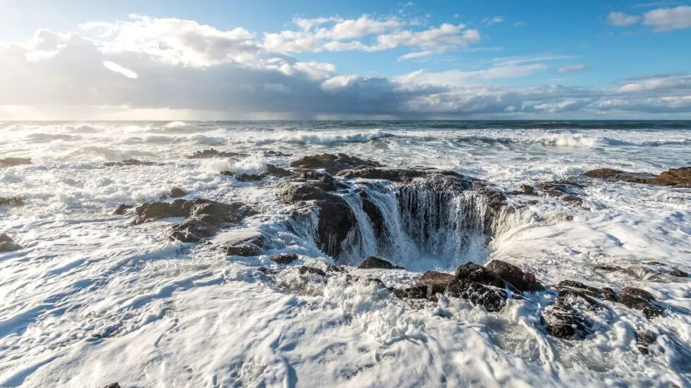 چاله تور (Thor's Well)
