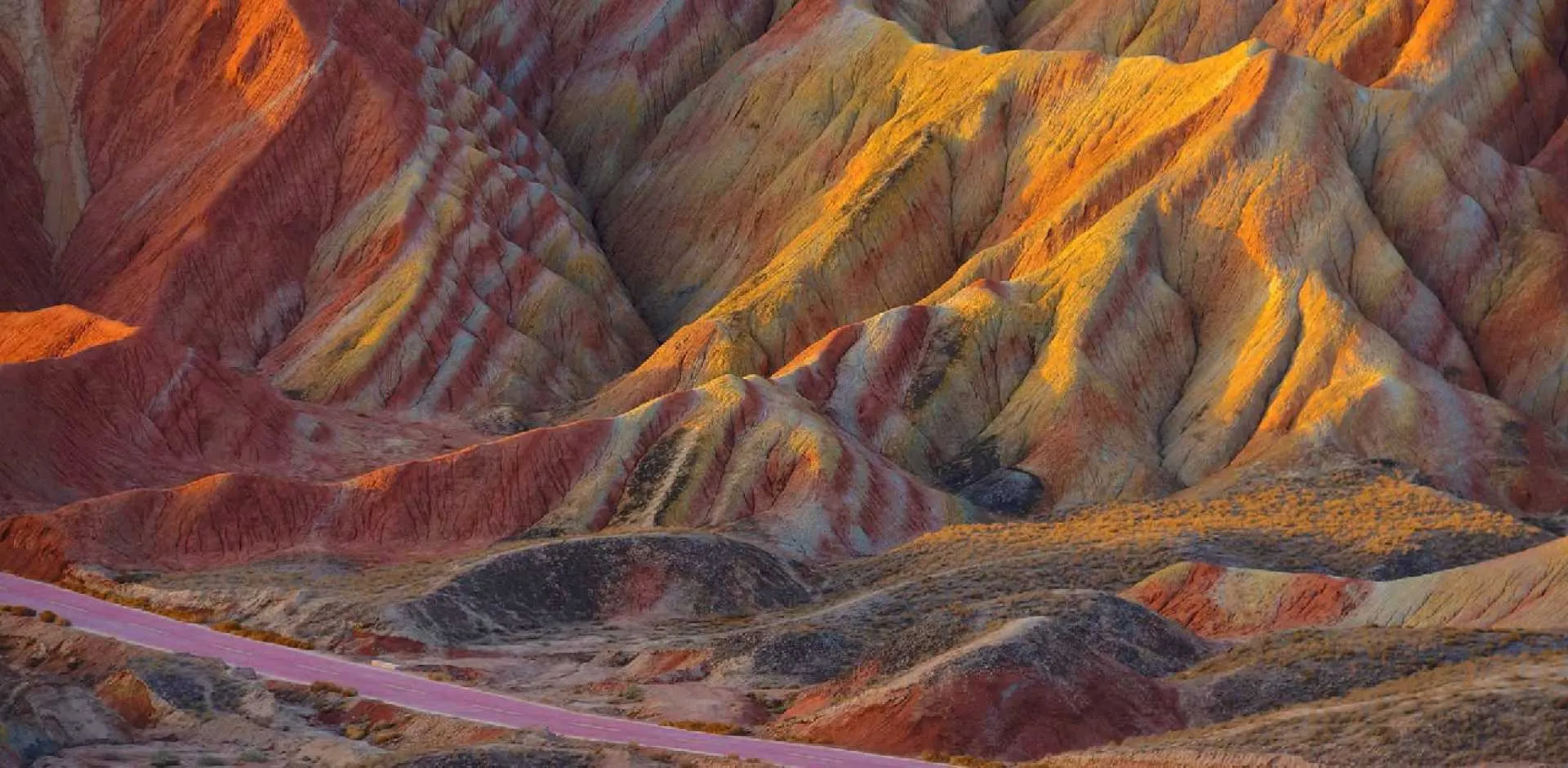 تپه‌های رنگین‌کمانی ژانگ‌یه (Zhangye Danxia Landform)