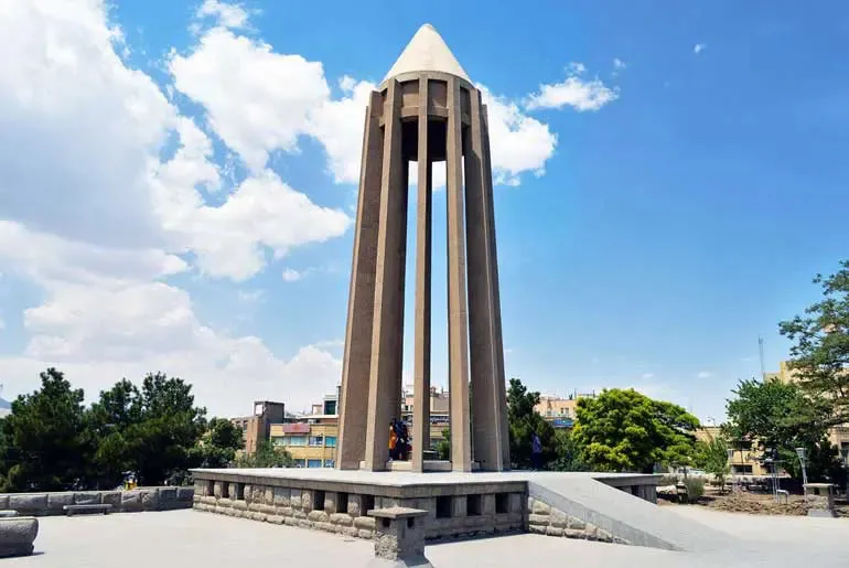 استان همدان: هگمتانه، مهد تاریخ و فرهنگ ایران آرامگاه بوعلی سینا
