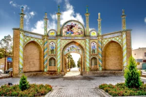 دروازه ارگ نمادی از سمنان