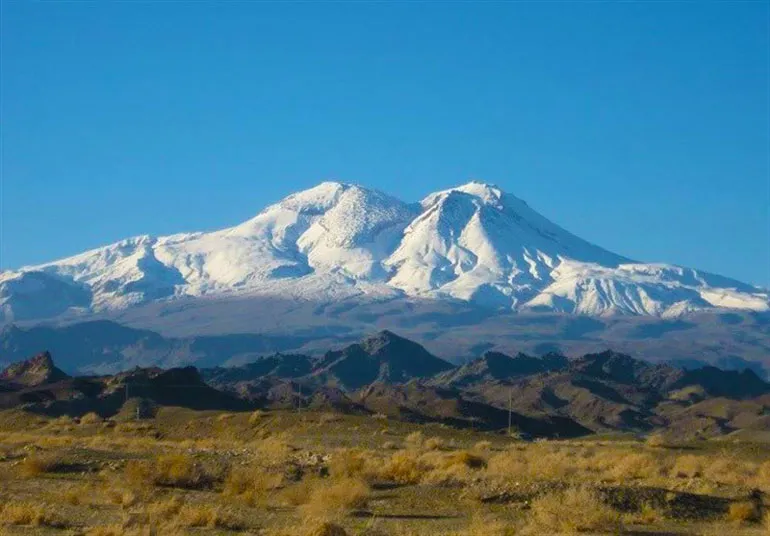استان سیستان و بلوچستان ؛ گردهمایی دریا و کویر کوه تفتان
