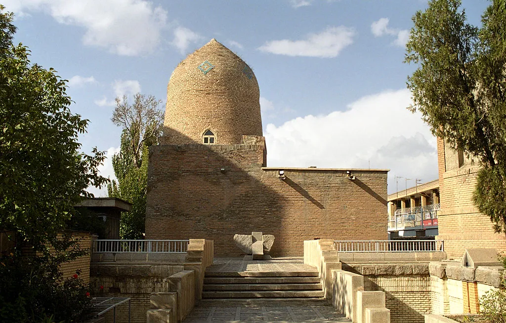 آشنایی با شهر همدان مقبره استر و مردخای