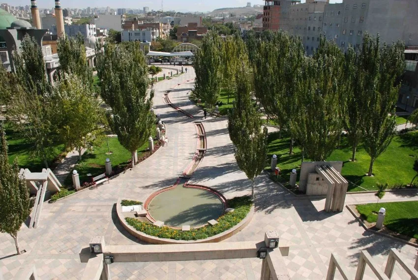 آشنایی با شهر تبریز پارک عباسمیرزا