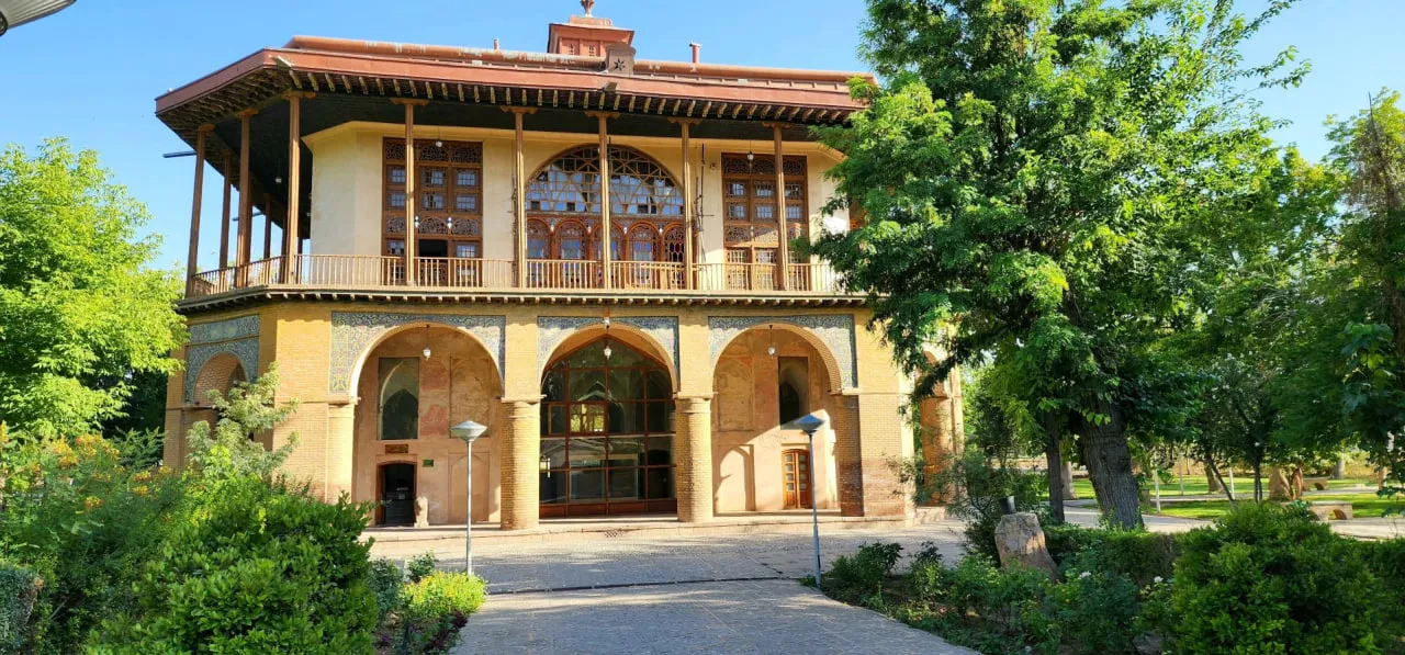 آشنایی با شهر قزوین کاخ چهلستون قزوین