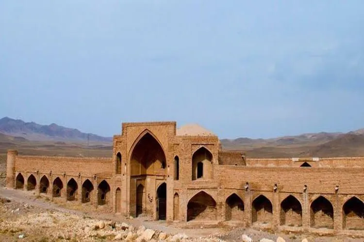 معرفی شهرستان بوئین زهرا استان قزوین کاروانسرای شاه عباسی شهرستان بوئین زهرا